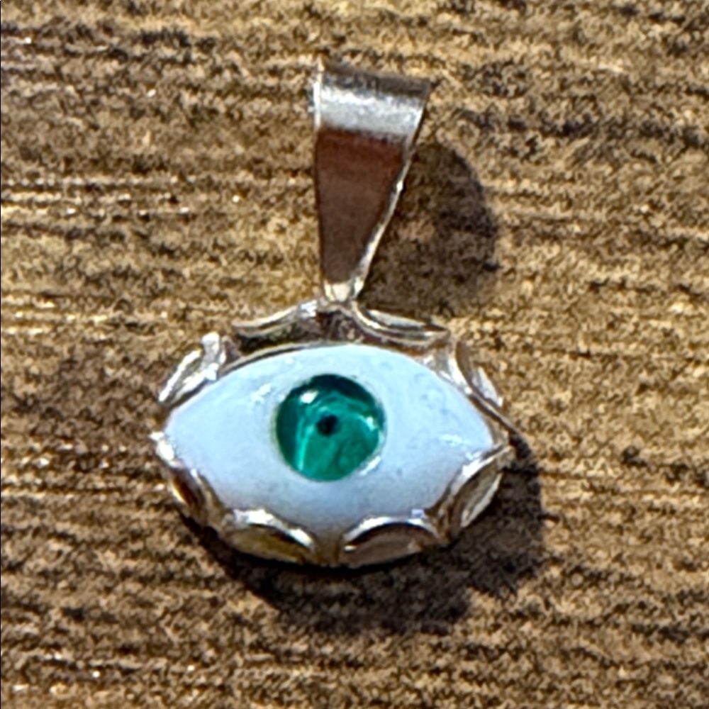 Mystic 14 kt Pendant with Green Eye